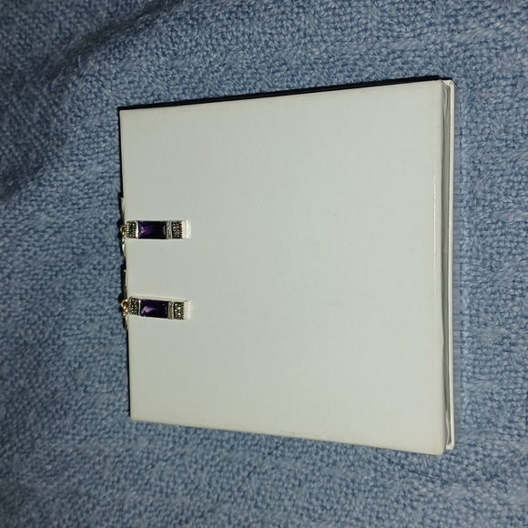 925 Silver and Amethyst set of Earrings ~ Beautiful & Great for gifting!! - Picture 3 of 3